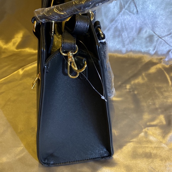 Park Ave Collection black bag with gold trim. - Picture 5 of 13